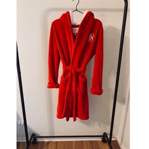 Victoria’s Secret Cozy Hooded Short Robe
